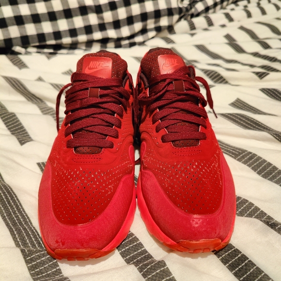 Air Max 1 Ultra Moire Bright Crimson - Picture 2 of 8
